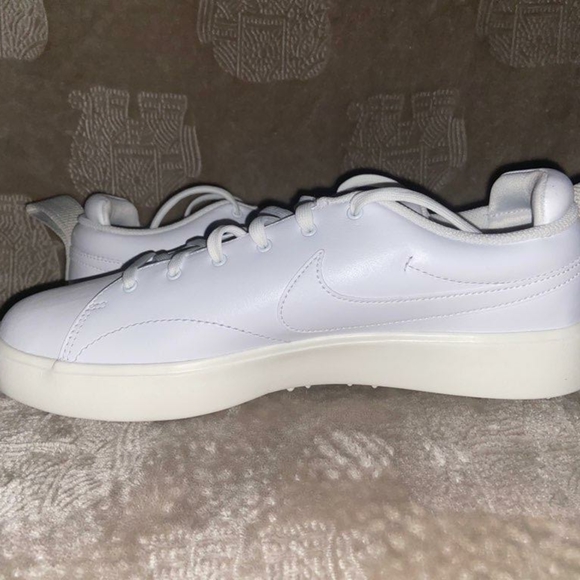 nike classic golf shoes